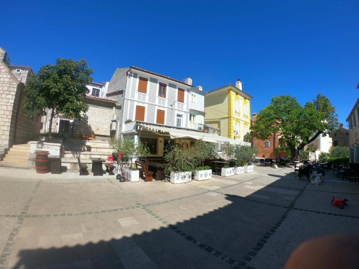Apartmani Majetic Omišalj Exterior foto